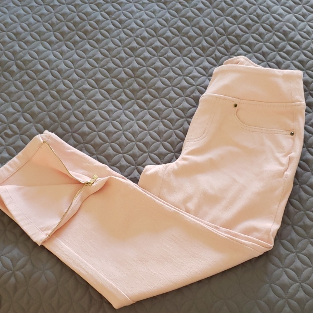 Melon color medium crop jeans
